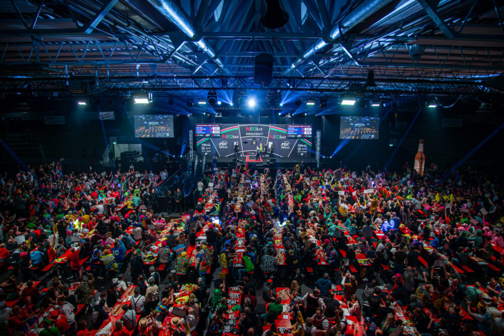 Volle Hallen: Die European Tour füllt Hallen in ganz Europa, wie hier beim European Darts Grand Prix in Sindelfingen