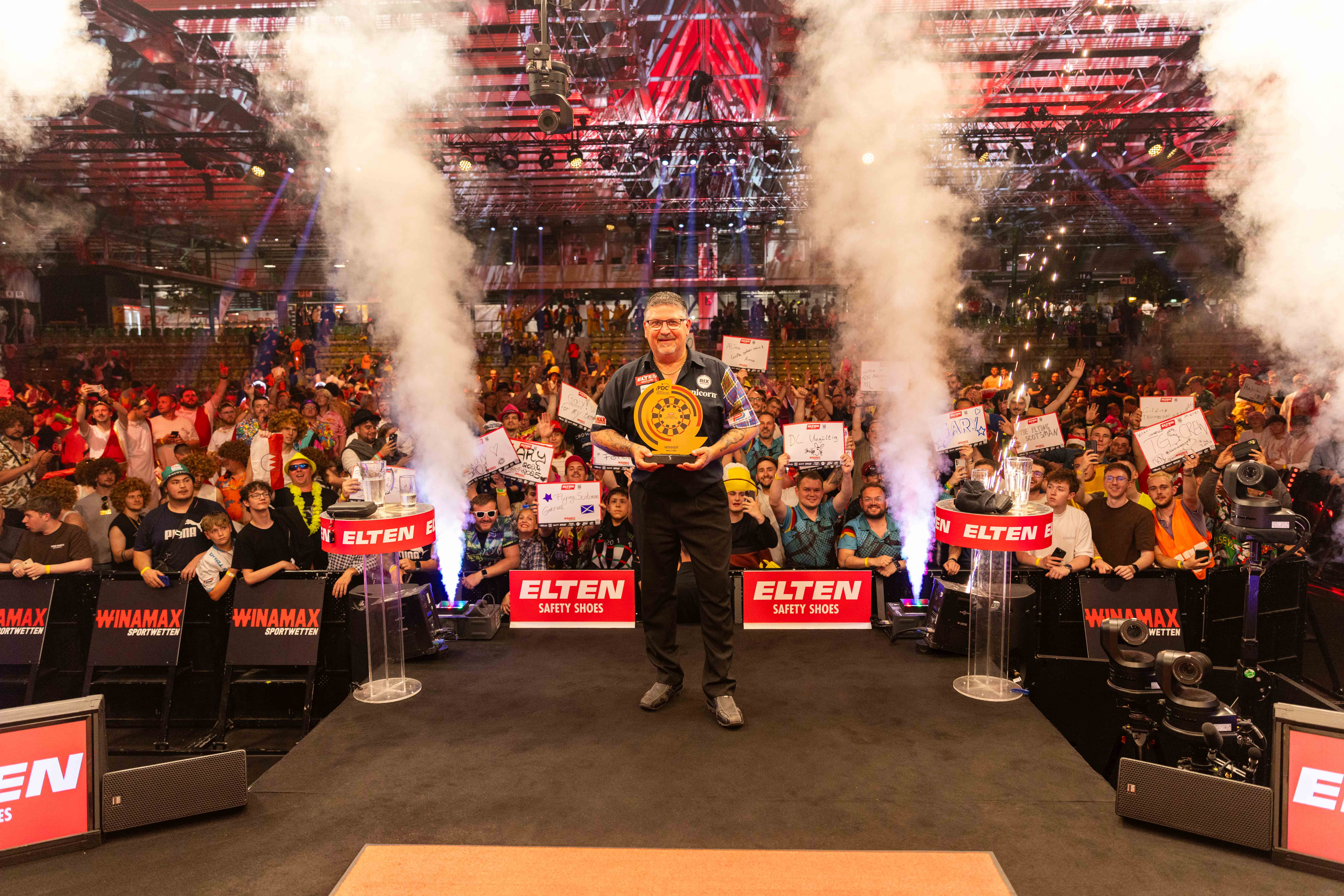 Gary Anderson gewinnt den ELTEN Safety Shoes European Darts Grand Prix.