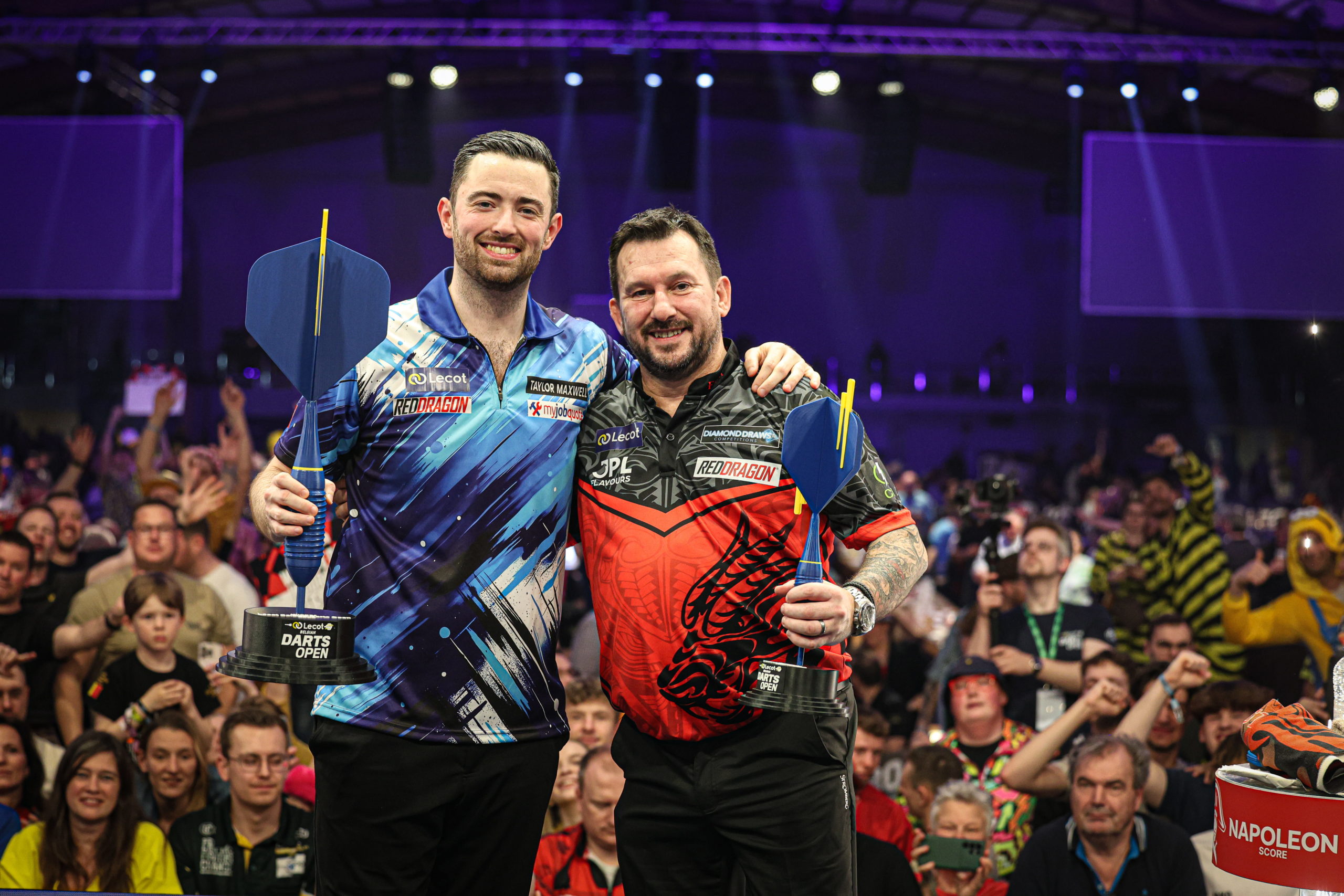 Luke Humphries gewinnt die Lecot Belgian Darts Open in Wieze gegen Jonny Clayton