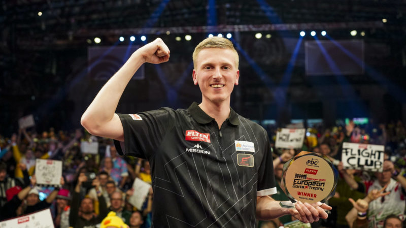 Wessel Nijman gewinnt die ELTEN Safety Shoes European Darts Trophy 2026 in der Lokhalle in Göttingen mit 8:3 gegen Gerwyn Price.