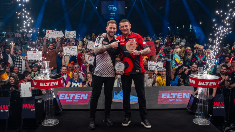 Nathan Aspinall gewinnt den ELTEN Safety Shoes German Darts Grand Prix 2026 im Zenith in München. Danny Noppert wird Zweiter.