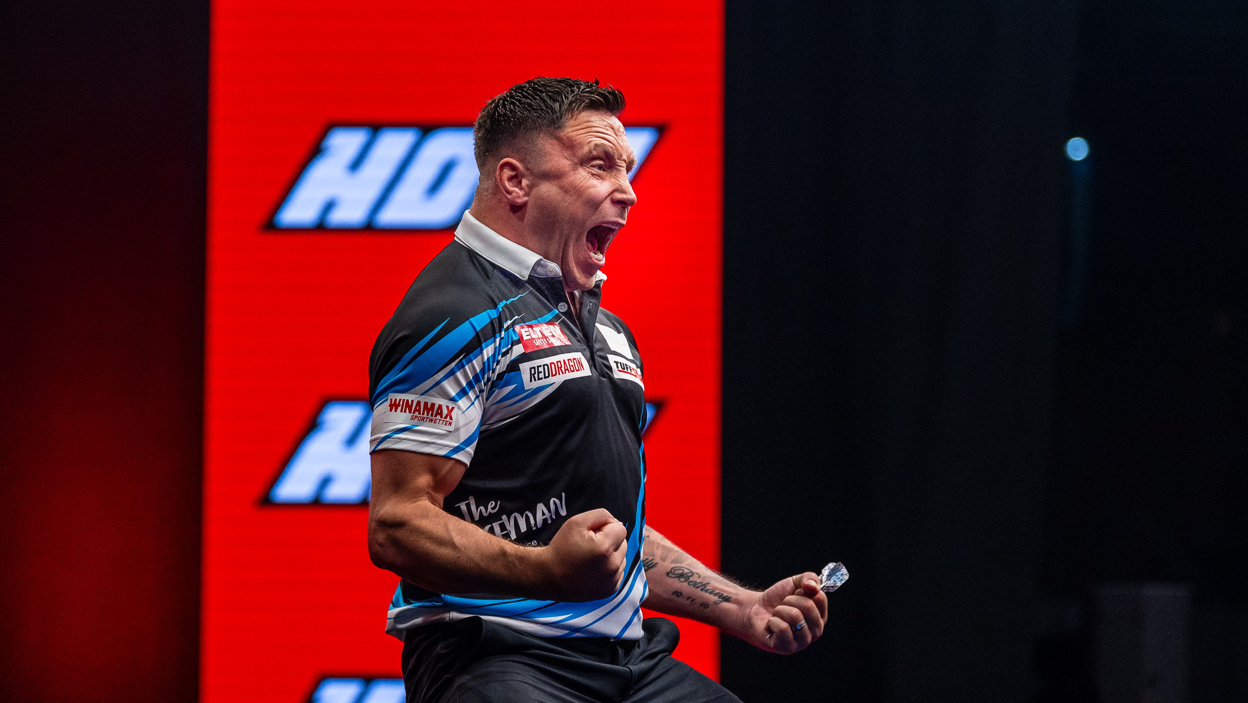 Gerwyn Price beim ELTEN Safety Shoes European Darts Grand Prix 2026 im Glaspalast in Sindelfingen.