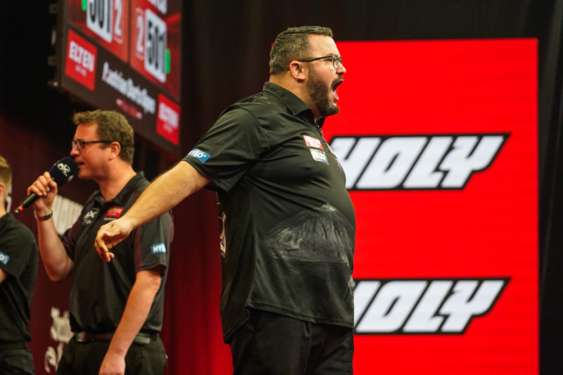 Cristo Reyes bei den ELTEN Safety Shoes Austrian Darts Open im Messecongress in Graz.
