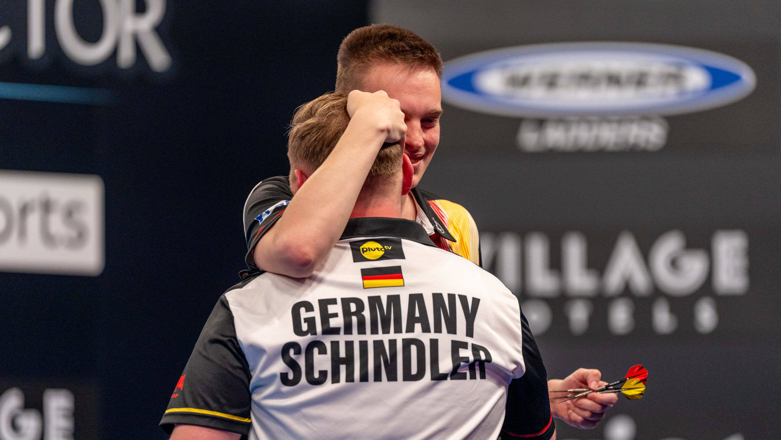 Martin Schindler und Ricardo Pietreczko beim BetVictor World Cup of Darts 2026 in der Eissporthalle in Frankfurt.
