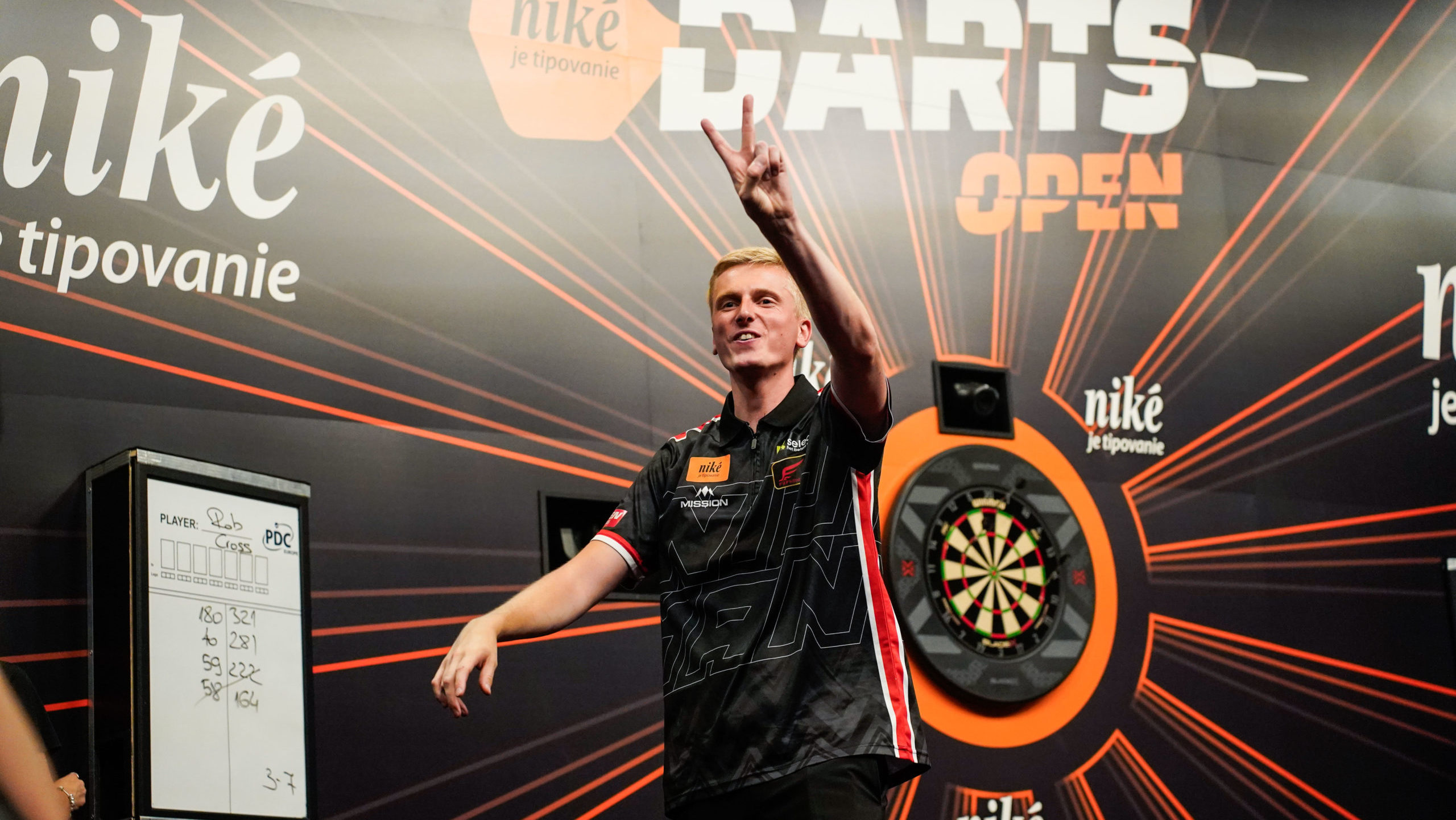 Wessel Nijman gewinnt die Slovak Darts Open 2026 in der Incheba Expo in Bratislava mit 8:3 im FInale gegen Rob Cross.